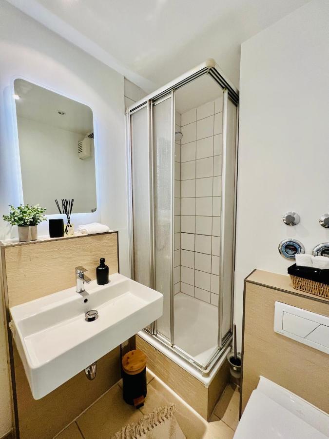 Sunset Apartment: Free Parking + Balcony + Netflix เอสเซน ภายนอก รูปภาพ